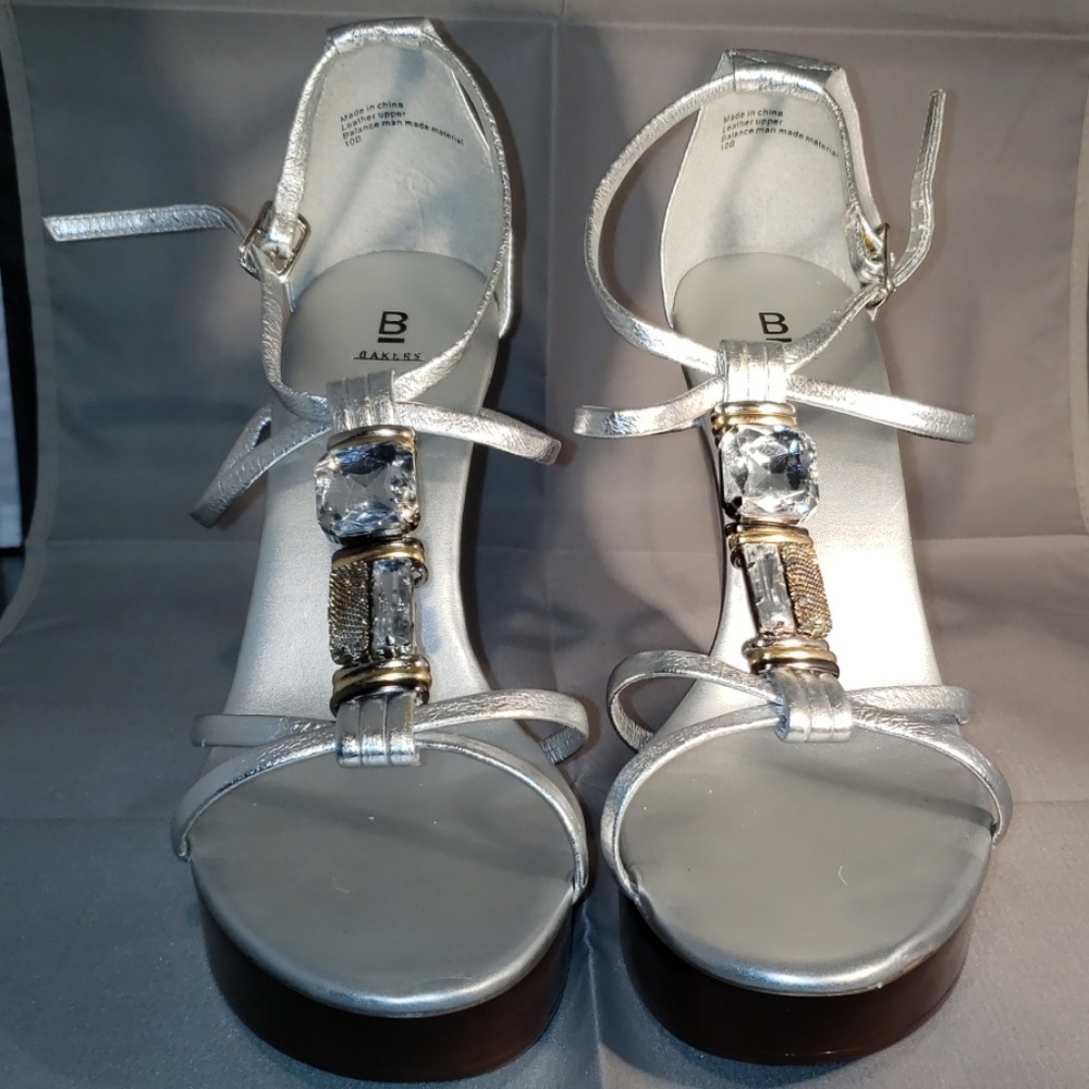 New in box Bakers silver 5inch wedge